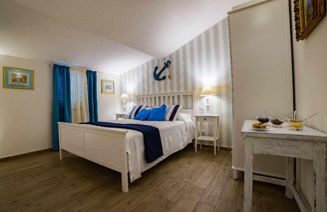 Quattro Torri B&B Santa Teresa Di Riva Buitenkant foto