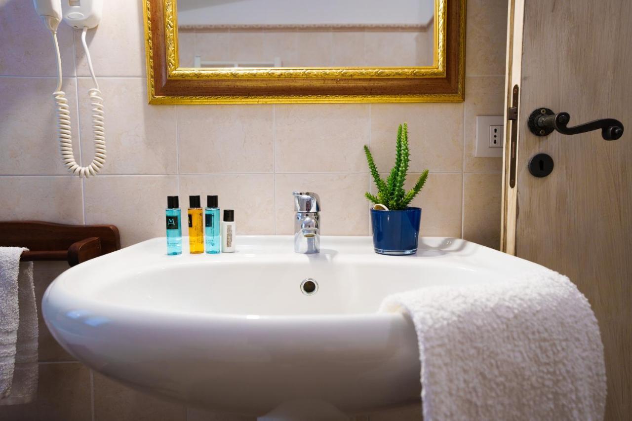 Quattro Torri B&B Santa Teresa Di Riva Buitenkant foto