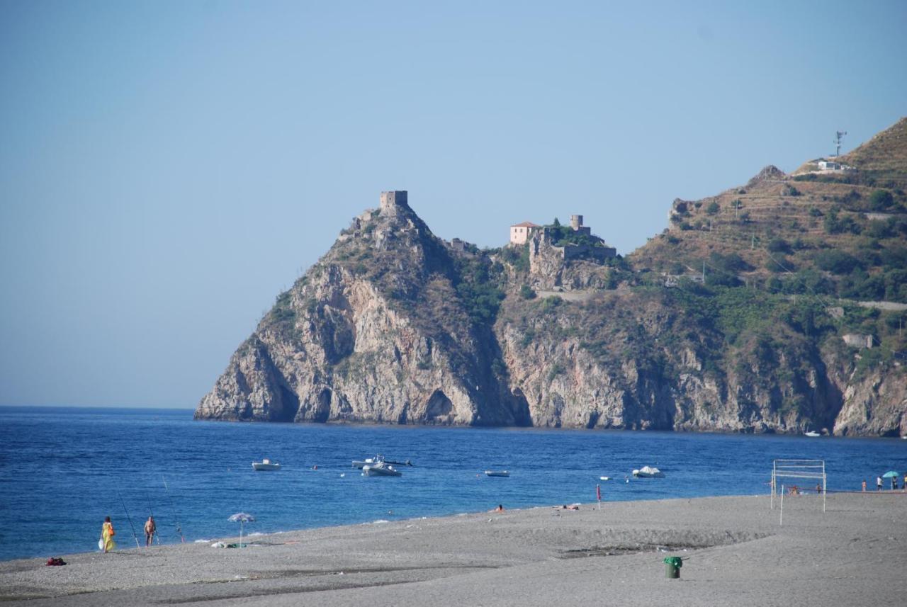 Quattro Torri B&B Santa Teresa Di Riva Buitenkant foto