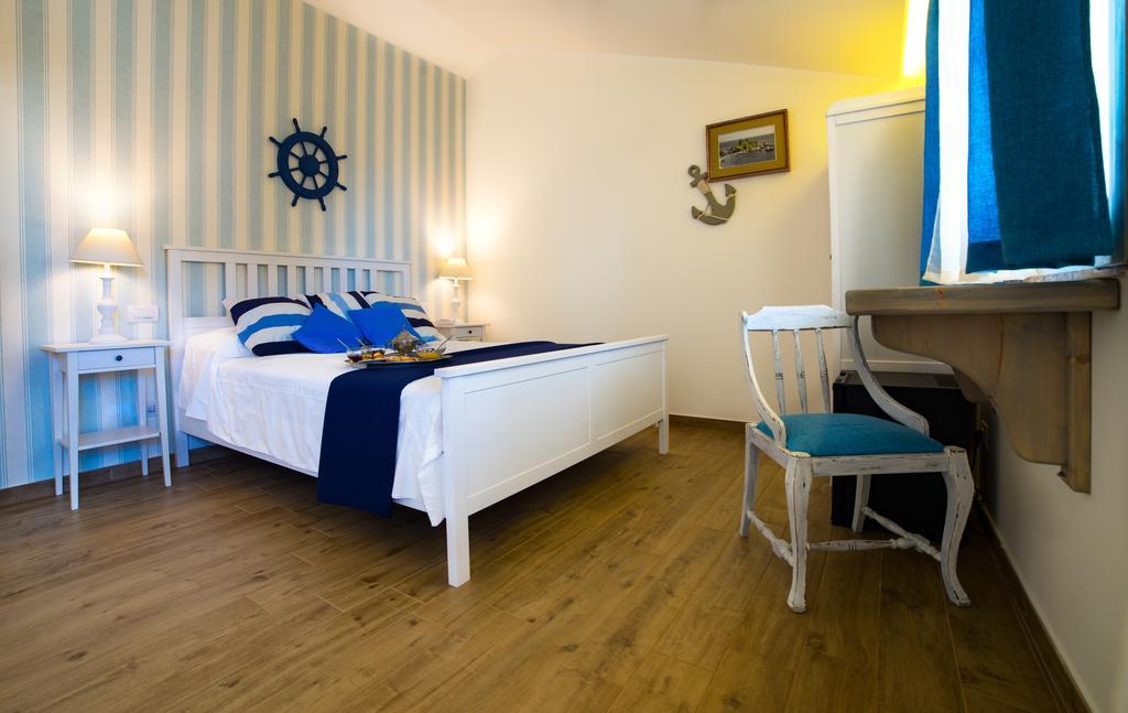 Quattro Torri B&B Santa Teresa Di Riva Buitenkant foto