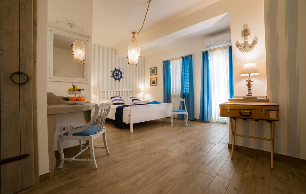 Quattro Torri B&B Santa Teresa Di Riva Buitenkant foto